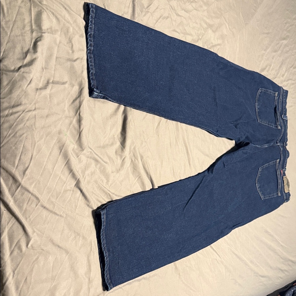 Wrangler Men's Relaxed Fit Blue Jeans. 42x30 - Picture 4 of 4